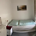 Janine Apartment *